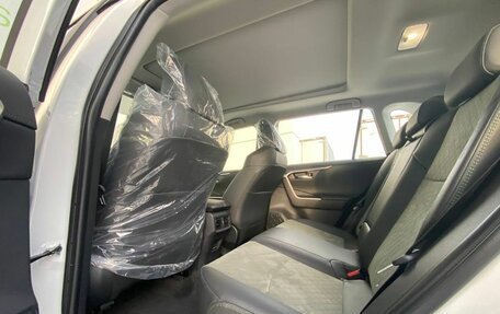 Toyota RAV4, 2025 год, 4 190 000 рублей, 11 фотография