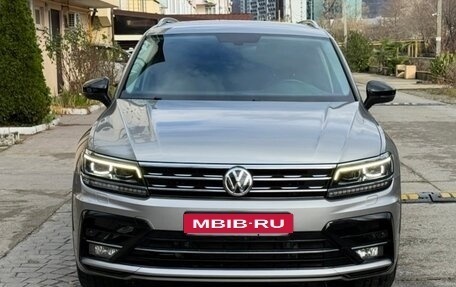 Volkswagen Tiguan II, 2018 год, 3 300 000 рублей, 3 фотография