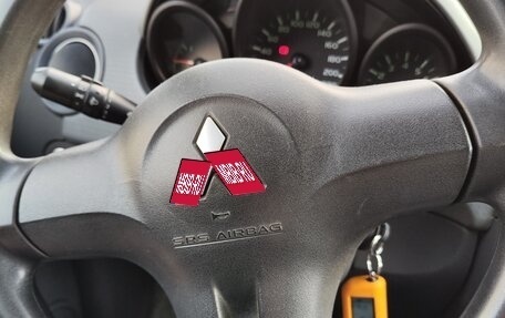 Mitsubishi Colt VI рестайлинг, 2006 год, 380 000 рублей, 23 фотография