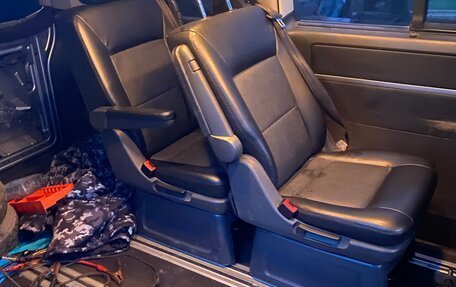 Volkswagen Multivan T5, 2004 год, 700 000 рублей, 2 фотография