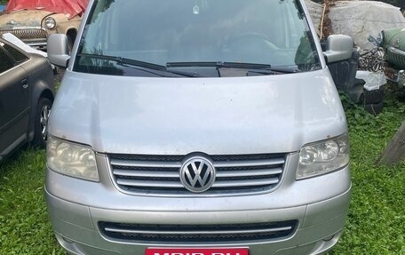 Volkswagen Multivan T5, 2004 год, 700 000 рублей, 3 фотография
