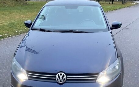 Volkswagen Polo VI (EU Market), 2012 год, 690 000 рублей, 2 фотография