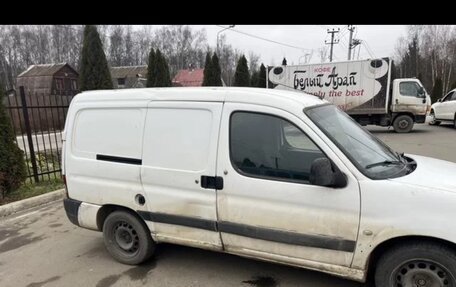 Peugeot Partner II рестайлинг 2, 2011 год, 370 000 рублей, 1 фотография