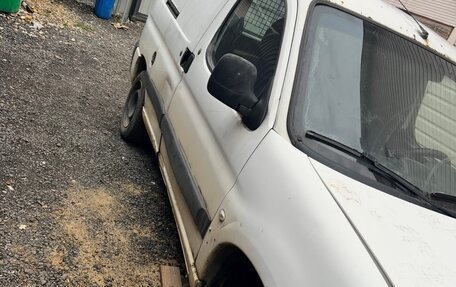 Peugeot Partner II рестайлинг 2, 2011 год, 370 000 рублей, 2 фотография