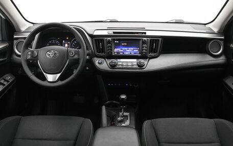 Toyota RAV4, 2018 год, 2 417 000 рублей, 5 фотография