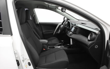 Toyota RAV4, 2018 год, 2 417 000 рублей, 12 фотография