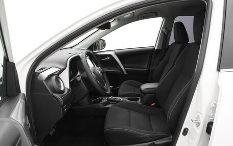 Toyota RAV4, 2018 год, 2 417 000 рублей, 13 фотография