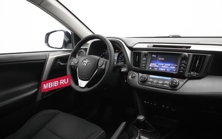 Toyota RAV4, 2018 год, 2 417 000 рублей, 10 фотография