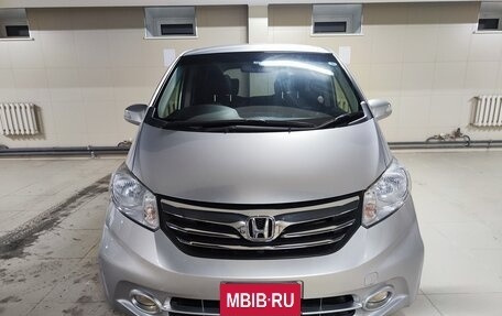 Honda Freed I, 2013 год, 1 350 000 рублей, 2 фотография