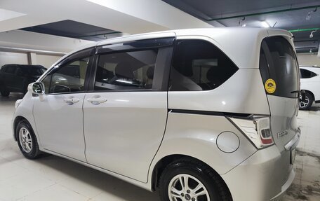 Honda Freed I, 2013 год, 1 350 000 рублей, 6 фотография