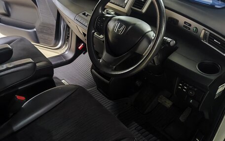 Honda Freed I, 2013 год, 1 350 000 рублей, 17 фотография