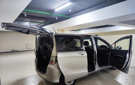 Honda Freed I, 2013 год, 1 350 000 рублей, 28 фотография