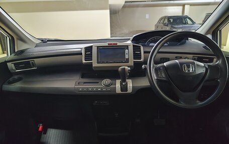 Honda Freed I, 2013 год, 1 350 000 рублей, 29 фотография