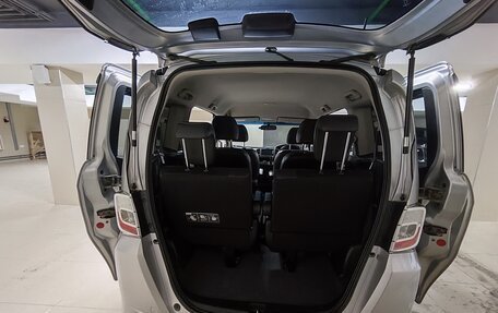 Honda Freed I, 2013 год, 1 350 000 рублей, 19 фотография