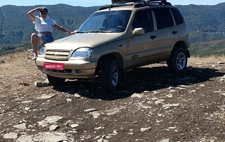 Chevrolet Niva I рестайлинг, 2004 год, 295 000 рублей, 1 фотография
