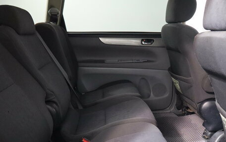 Toyota Avensis Verso I рестайлинг, 2002 год, 429 000 рублей, 12 фотография