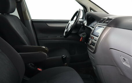 Toyota Avensis Verso I рестайлинг, 2002 год, 429 000 рублей, 11 фотография