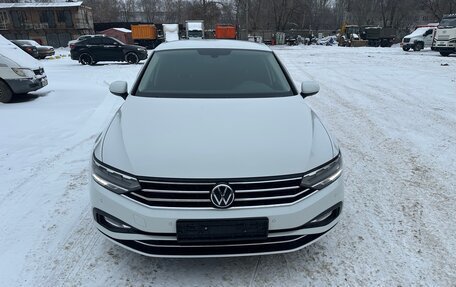 Volkswagen Passat B8 рестайлинг, 2021 год, 2 490 000 рублей, 4 фотография
