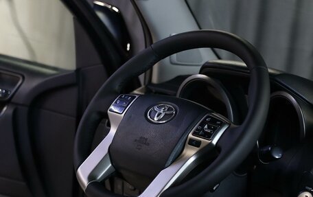 Toyota Land Cruiser Prado 150 рестайлинг 2, 2012 год, 2 299 000 рублей, 8 фотография