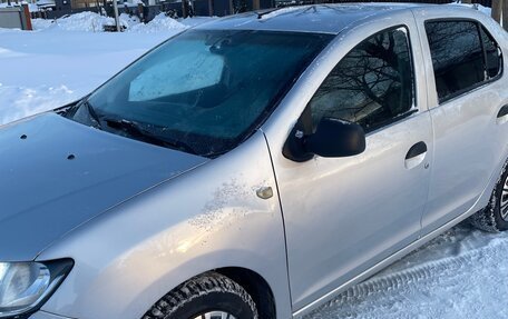 Renault Logan II, 2017 год, 499 999 рублей, 3 фотография