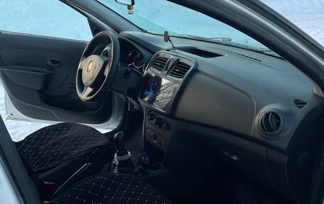 Renault Logan II, 2017 год, 499 999 рублей, 11 фотография