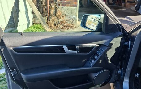 Mercedes-Benz C-Класс, 2012 год, 1 100 000 рублей, 3 фотография