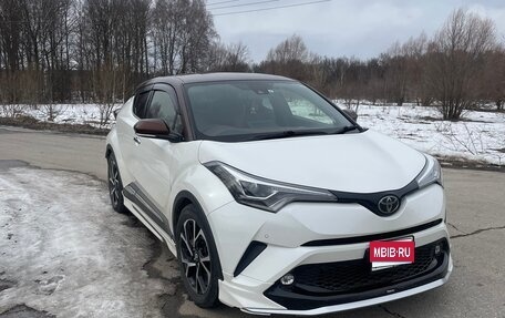 Toyota C-HR I рестайлинг, 2019 год, 2 020 000 рублей, 1 фотография