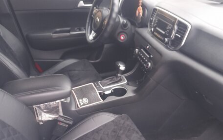 KIA Sportage IV рестайлинг, 2018 год, 2 150 000 рублей, 14 фотография