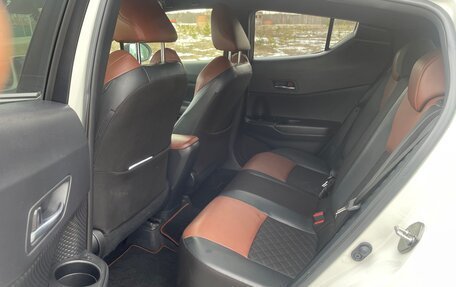 Toyota C-HR I рестайлинг, 2019 год, 2 020 000 рублей, 17 фотография