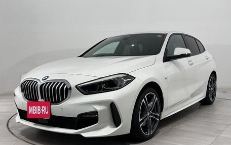 BMW 1 серия, 2022 год, 1 450 000 рублей, 1 фотография