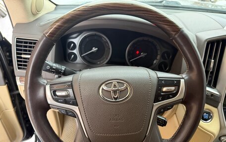 Toyota Land Cruiser 200, 2016 год, 5 000 000 рублей, 6 фотография