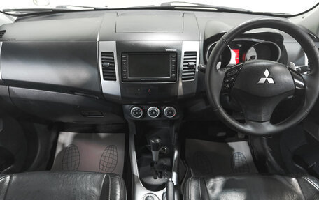 Mitsubishi Outlander III рестайлинг 3, 2005 год, 799 000 рублей, 10 фотография