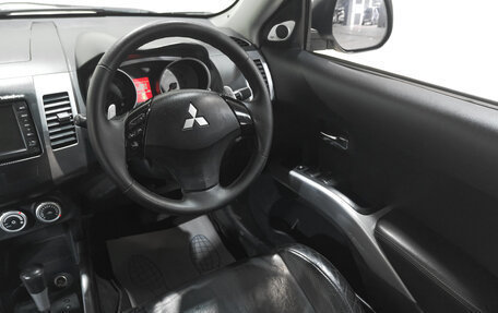 Mitsubishi Outlander III рестайлинг 3, 2005 год, 799 000 рублей, 9 фотография