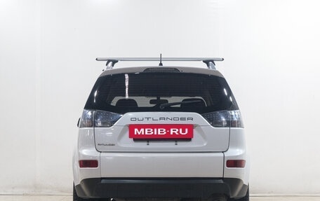 Mitsubishi Outlander III рестайлинг 3, 2005 год, 799 000 рублей, 4 фотография