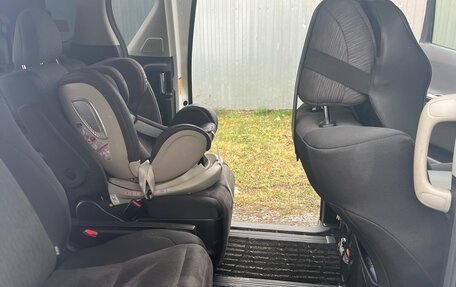 Toyota Vellfire I, 2012 год, 3 100 000 рублей, 5 фотография