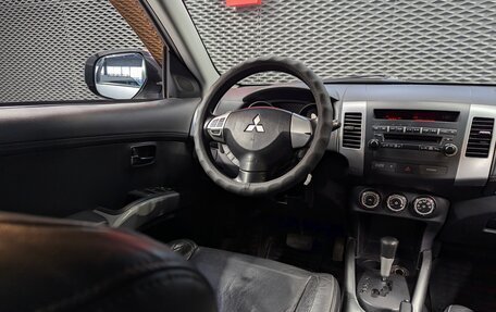 Mitsubishi Outlander III рестайлинг 3, 2010 год, 1 060 000 рублей, 14 фотография