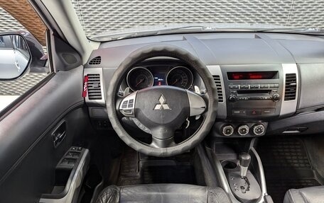 Mitsubishi Outlander III рестайлинг 3, 2010 год, 1 060 000 рублей, 15 фотография