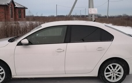 Volkswagen Jetta VI, 2013 год, 900 000 рублей, 2 фотография