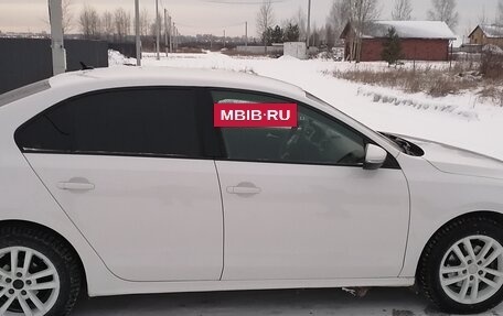 Volkswagen Jetta VI, 2013 год, 900 000 рублей, 4 фотография