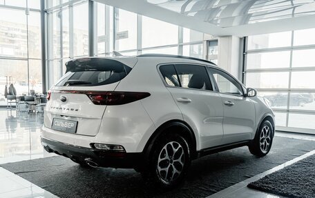KIA Sportage IV рестайлинг, 2021 год, 2 400 000 рублей, 2 фотография