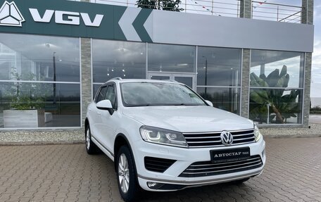 Volkswagen Touareg III, 2015 год, 2 888 000 рублей, 2 фотография