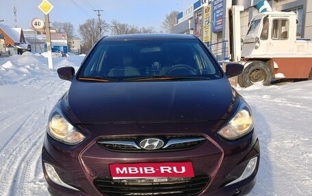 Hyundai Solaris II рестайлинг, 2013 год, 600 000 рублей, 1 фотография