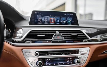 BMW 7 серия, 2017 год, 2 490 000 рублей, 6 фотография