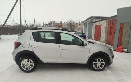 Renault Sandero II рестайлинг, 2017 год, 850 000 рублей, 4 фотография