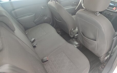 Renault Sandero II рестайлинг, 2017 год, 850 000 рублей, 22 фотография