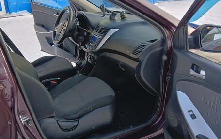 Hyundai Solaris II рестайлинг, 2013 год, 600 000 рублей, 13 фотография