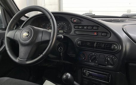 Chevrolet Niva I рестайлинг, 2017 год, 699 000 рублей, 9 фотография