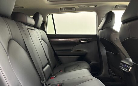 Toyota Highlander, 2025 год, 6 200 000 рублей, 13 фотография