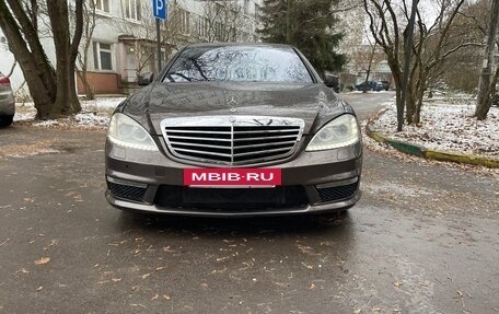 Mercedes-Benz S-Класс, 2011 год, 1 380 000 рублей, 3 фотография