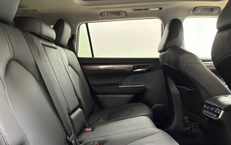 Toyota Highlander, 2025 год, 6 200 000 рублей, 13 фотография